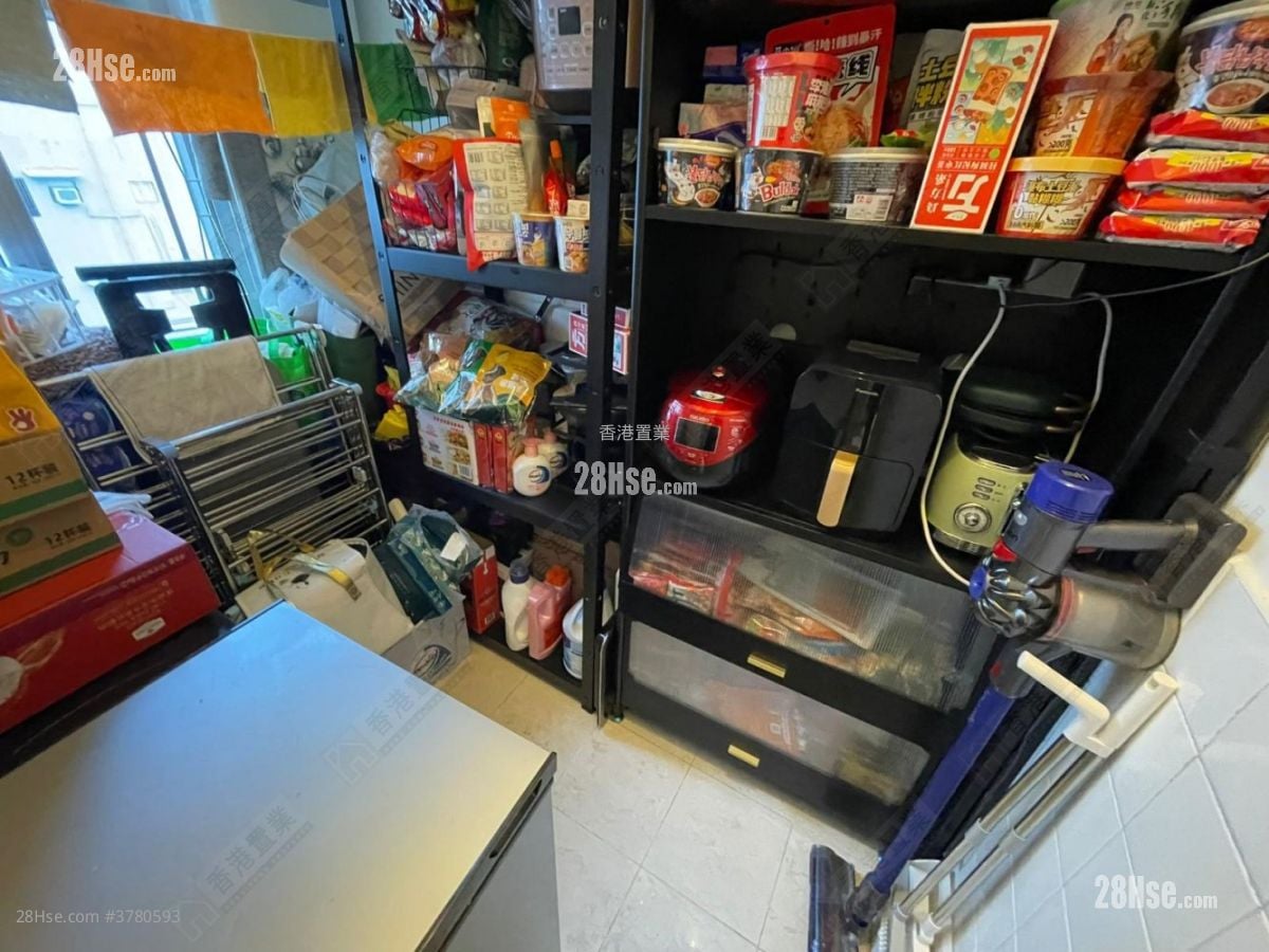 山光楼 售盘 3 房 964 平方尺