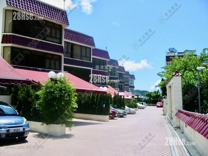 Repulse Bay Heights Sell 3 Bedrooms , 5+ Bathrooms 2,128 ft²