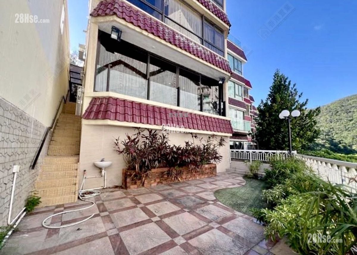 Repulse Bay Heights Sell 3 Bedrooms , 5+ Bathrooms 2,128 ft²