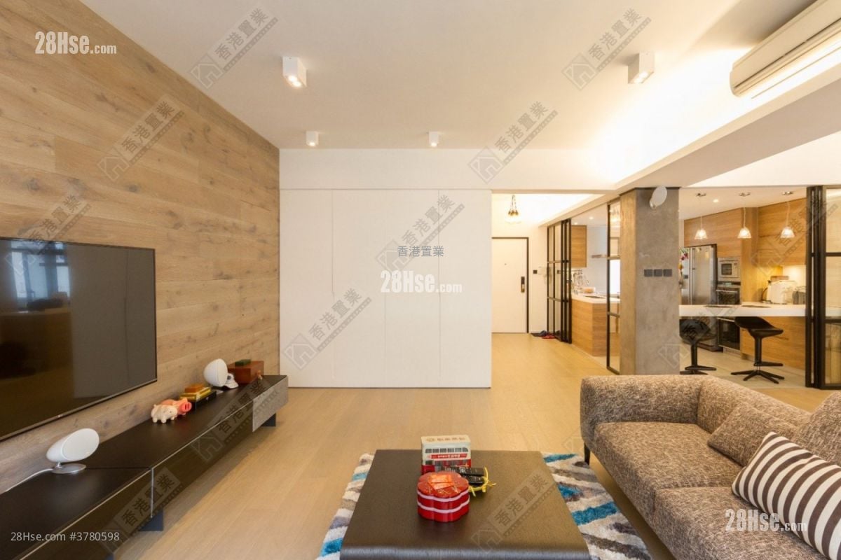 16-20 Broom Road Sell 4 Bedrooms , 2 Bathrooms 1,642 ft²