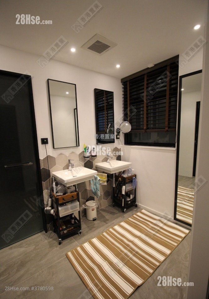 16-20 Broom Road Sell 4 Bedrooms , 2 Bathrooms 1,642 ft²