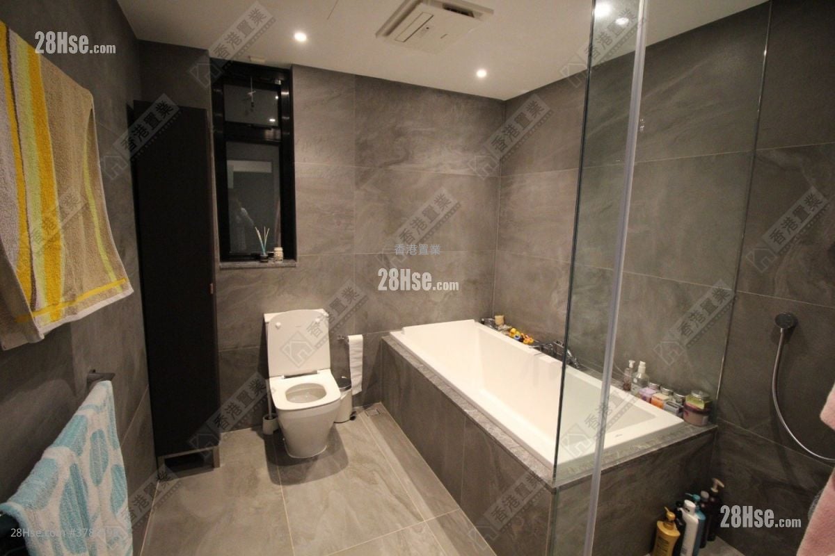 16-20 Broom Road Sell 4 Bedrooms , 2 Bathrooms 1,642 ft²