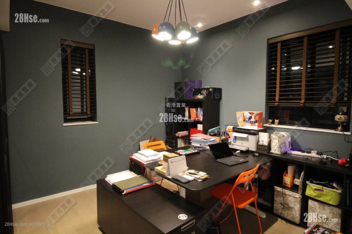 16-20 Broom Road Sell 4 Bedrooms , 2 Bathrooms 1,642 ft²