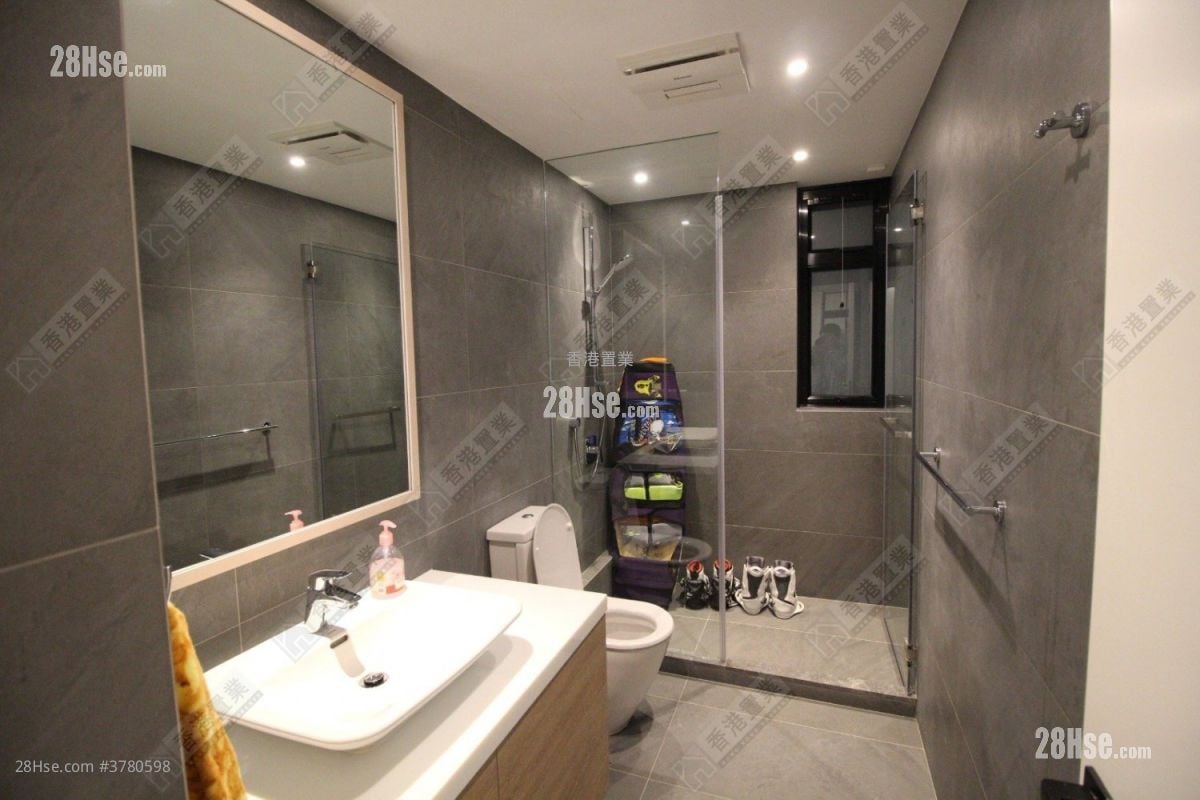 16-20 Broom Road Sell 4 Bedrooms , 2 Bathrooms 1,642 ft²