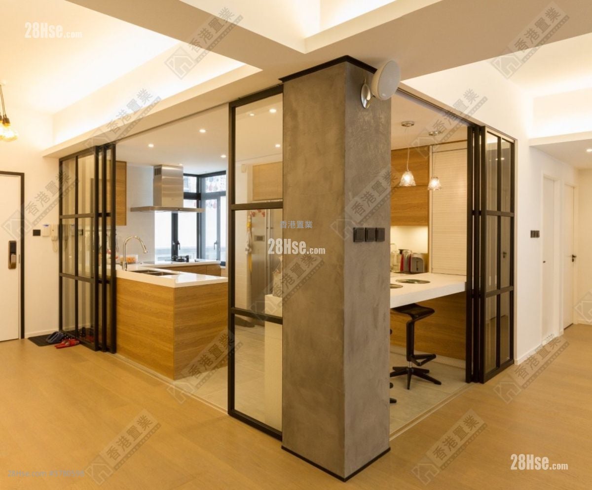 16-20 Broom Road Sell 4 Bedrooms , 2 Bathrooms 1,642 ft²