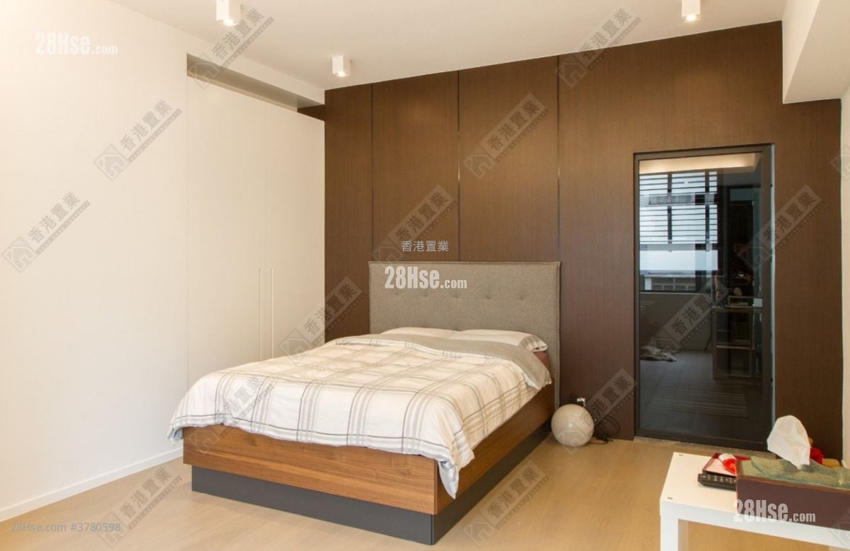 16-20 Broom Road Sell 4 Bedrooms , 2 Bathrooms 1,642 ft²