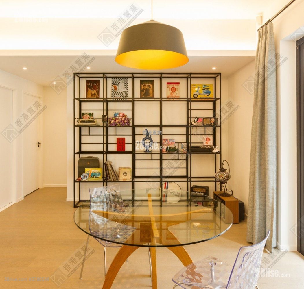 16-20 Broom Road Sell 4 Bedrooms , 2 Bathrooms 1,642 ft²