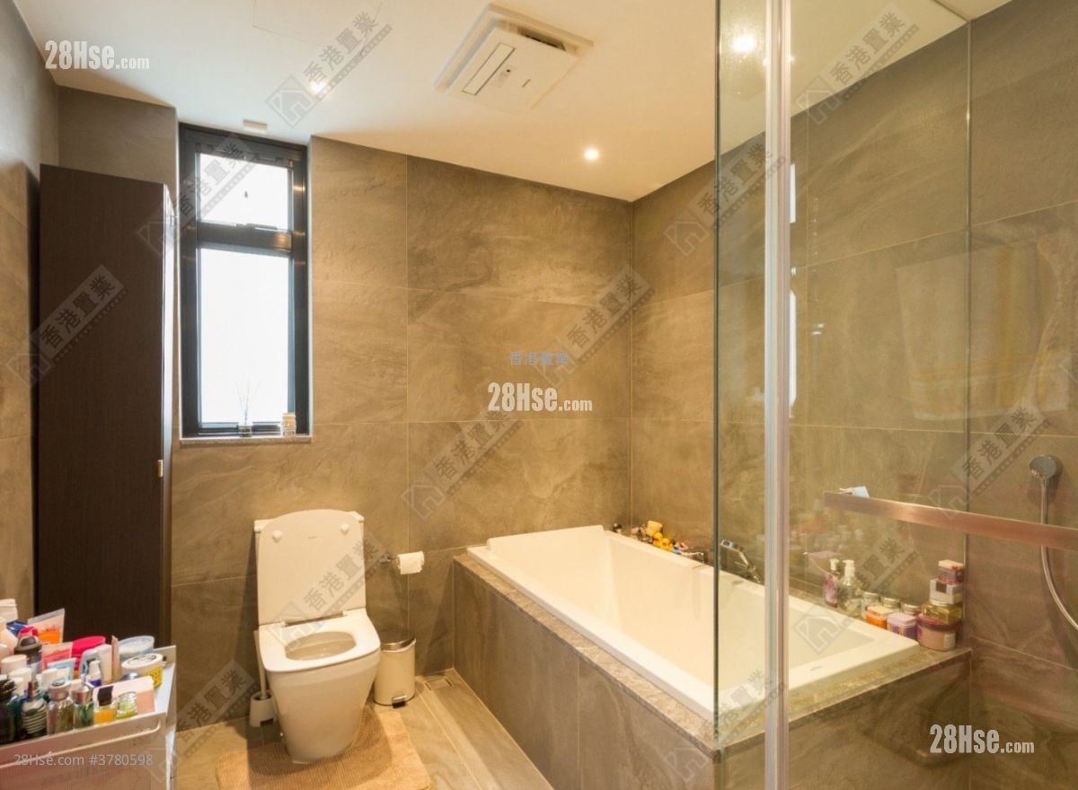 16-20 Broom Road Sell 4 Bedrooms , 2 Bathrooms 1,642 ft²