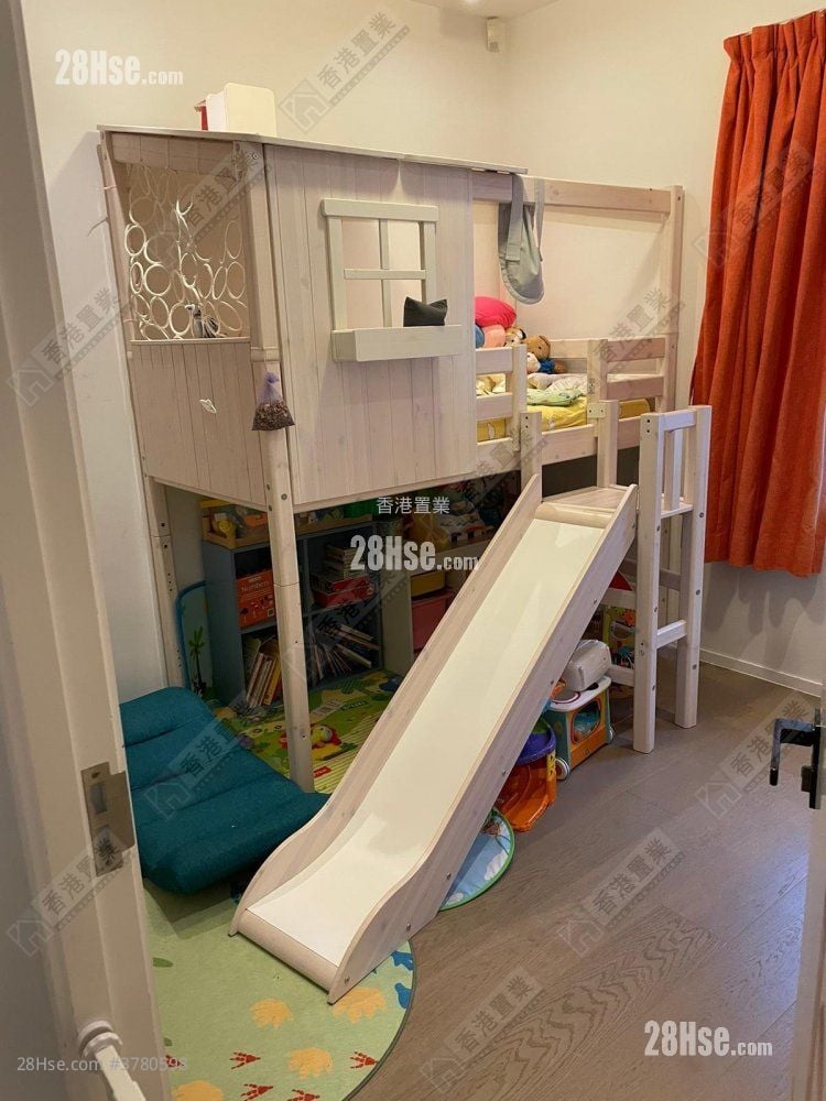 16-20 Broom Road Sell 4 Bedrooms , 2 Bathrooms 1,642 ft²