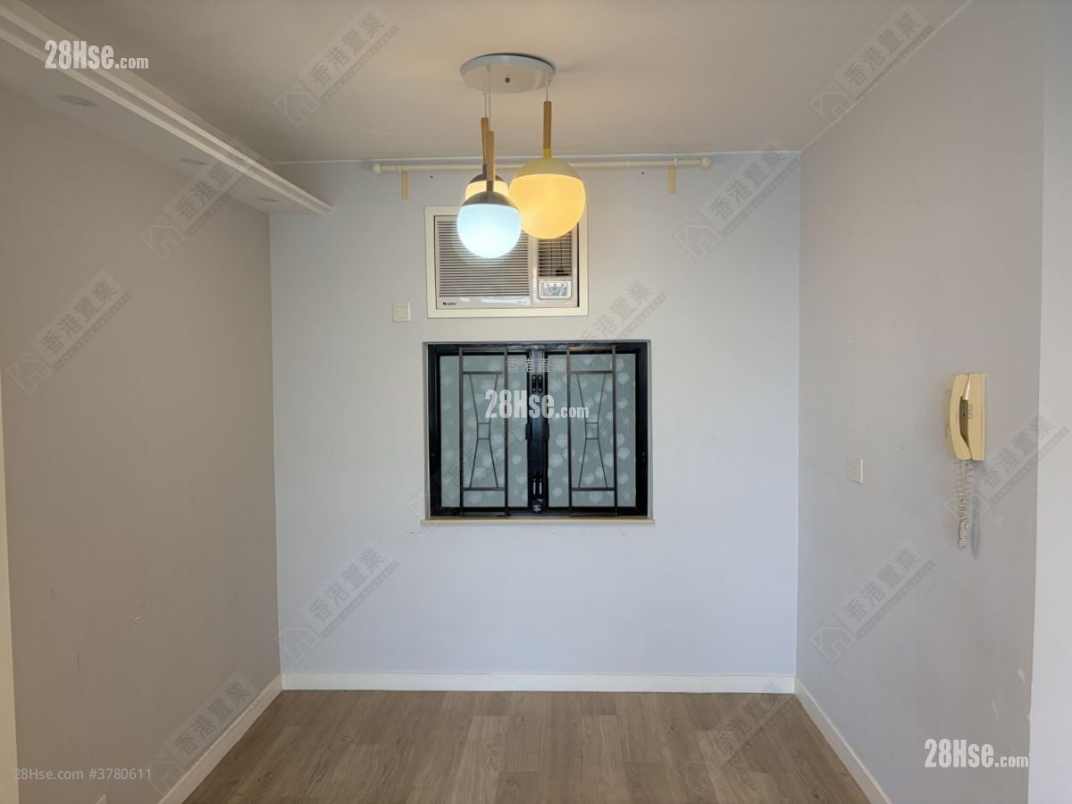 Heng Fa Chuen Sell 3 Bedrooms , 2 Bathrooms 643 ft²