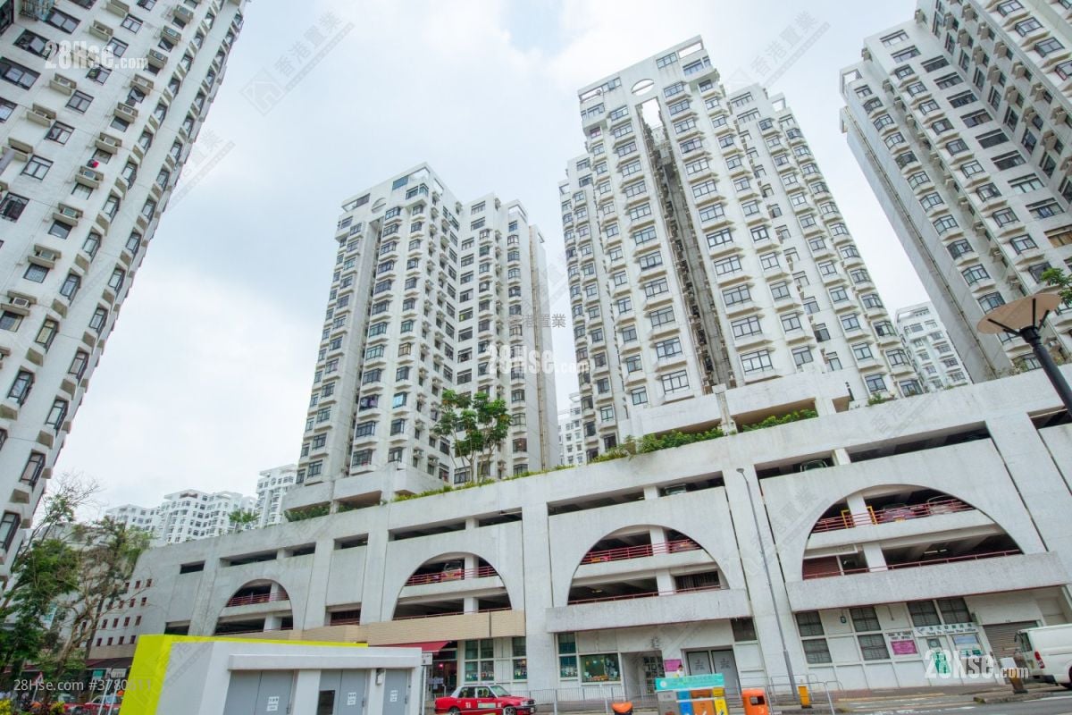 Heng Fa Chuen Sell 3 Bedrooms , 2 Bathrooms 643 ft²