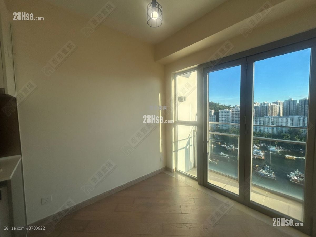 South Coast Sell 1 Bedroom , 1 Bathroom 254 ft²