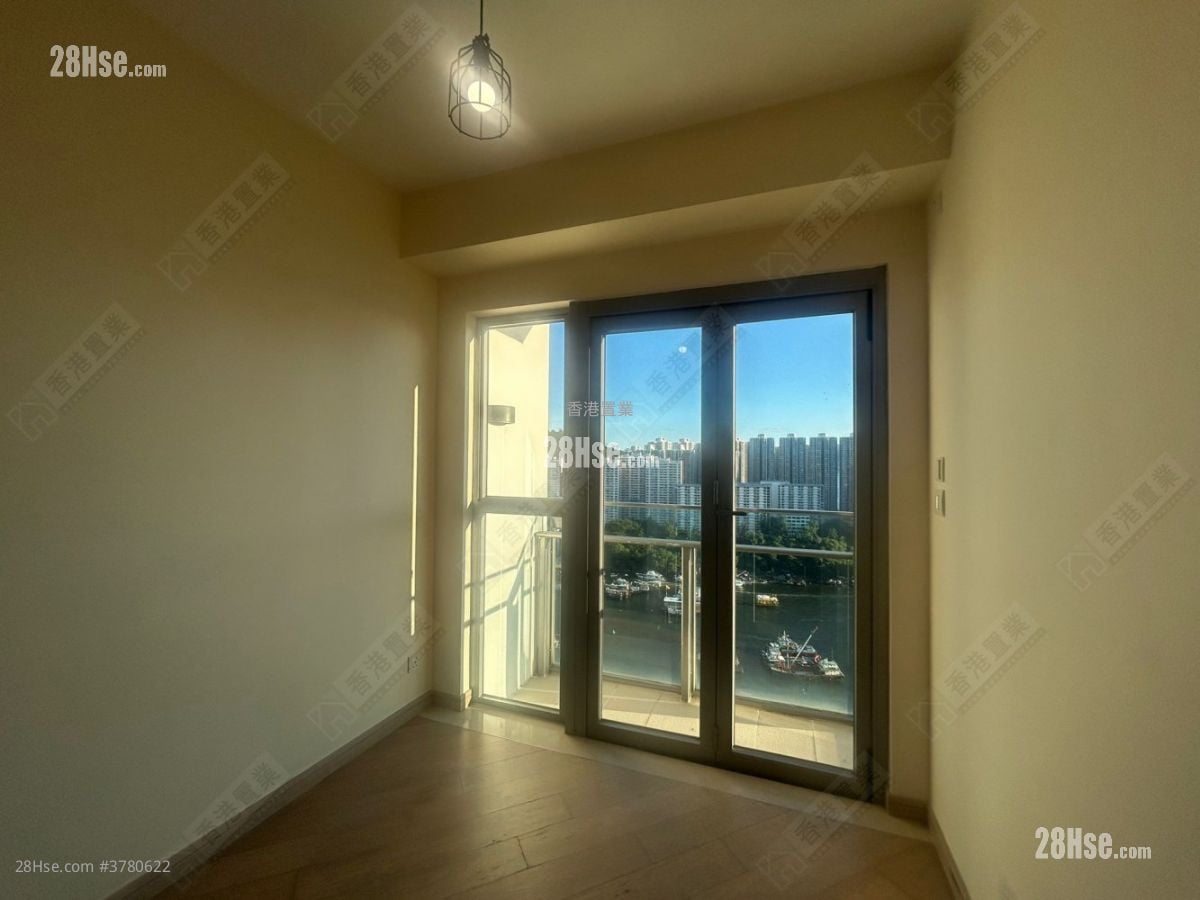 South Coast Sell 1 Bedroom , 1 Bathroom 254 ft²