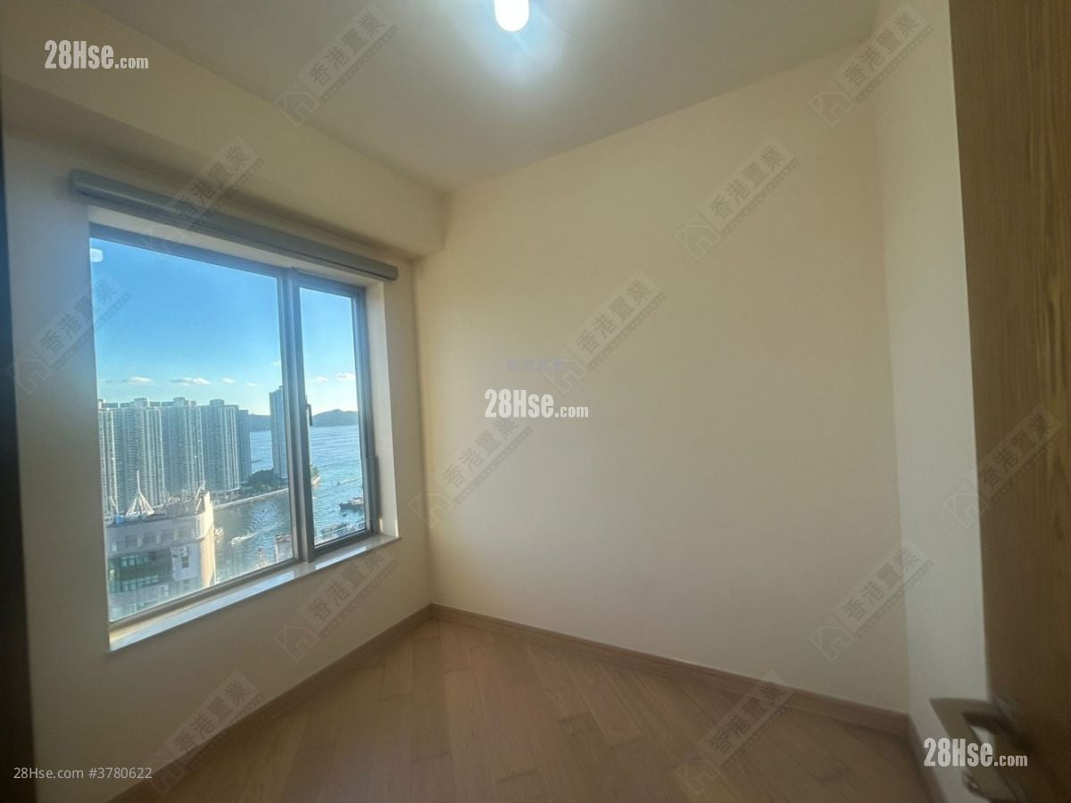 South Coast Sell 1 Bedroom , 1 Bathroom 254 ft²