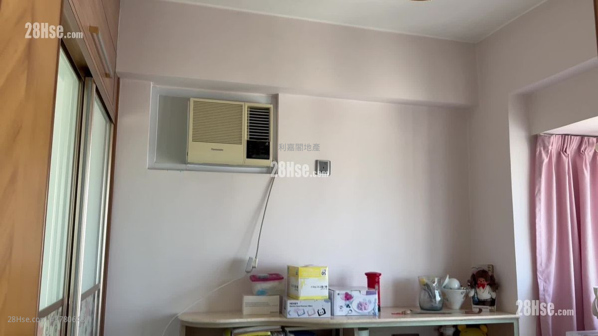 Tai Po Centre Sell 2 Bedrooms , 1 Bathroom 361 ft²
