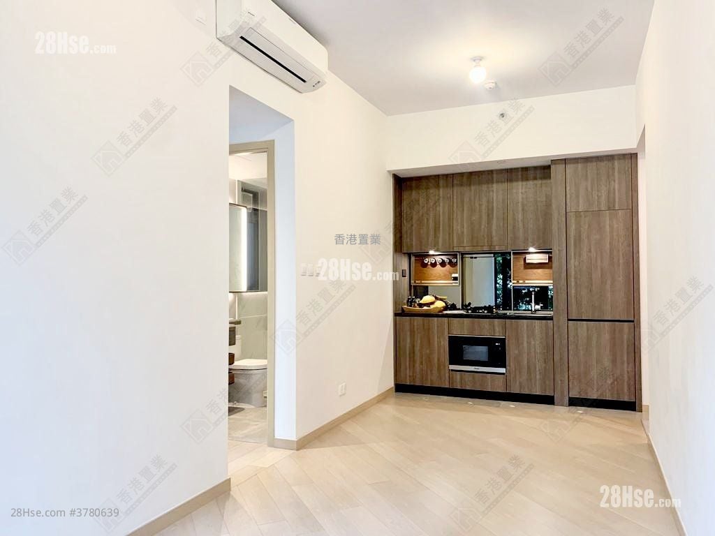 Novum West Sell 2 Bedrooms , 1 Bathroom 503 ft²