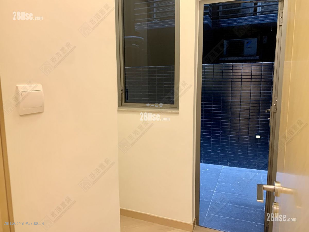 Novum West Sell 2 Bedrooms , 1 Bathroom 503 ft²