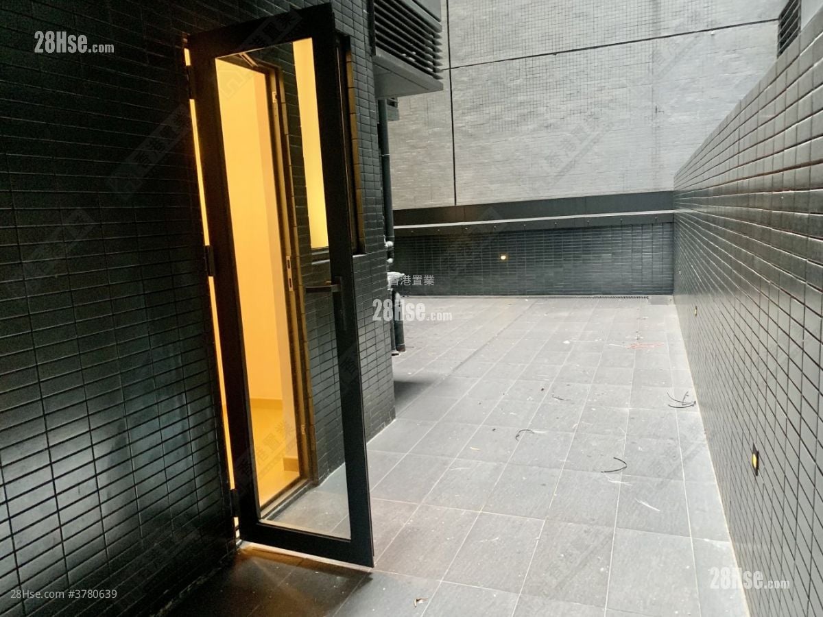 Novum West Sell 2 Bedrooms , 1 Bathroom 503 ft²