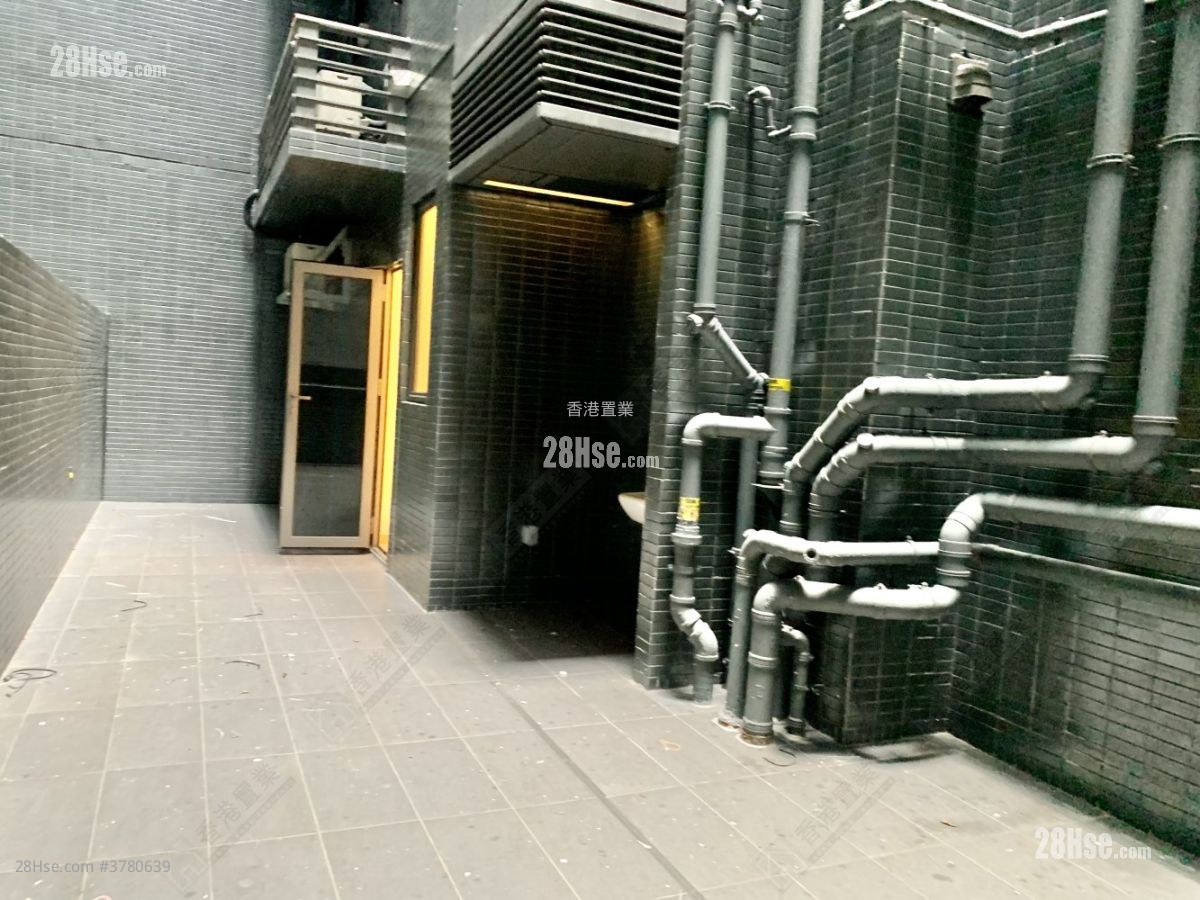 Novum West Sell 2 Bedrooms , 1 Bathroom 503 ft²