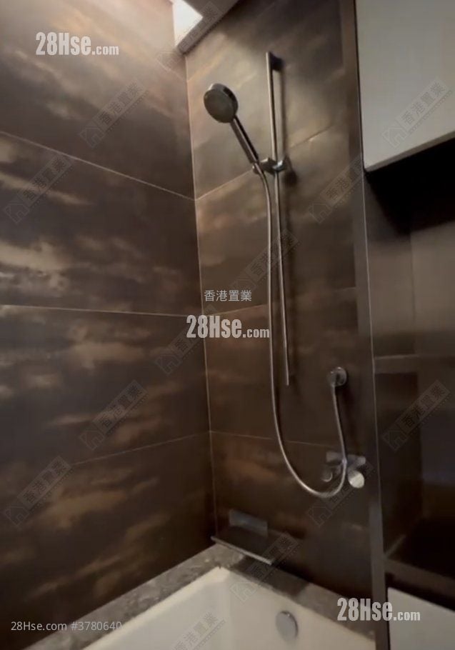 殷然 售盘 2 房 , 1 浴室 588 平方尺