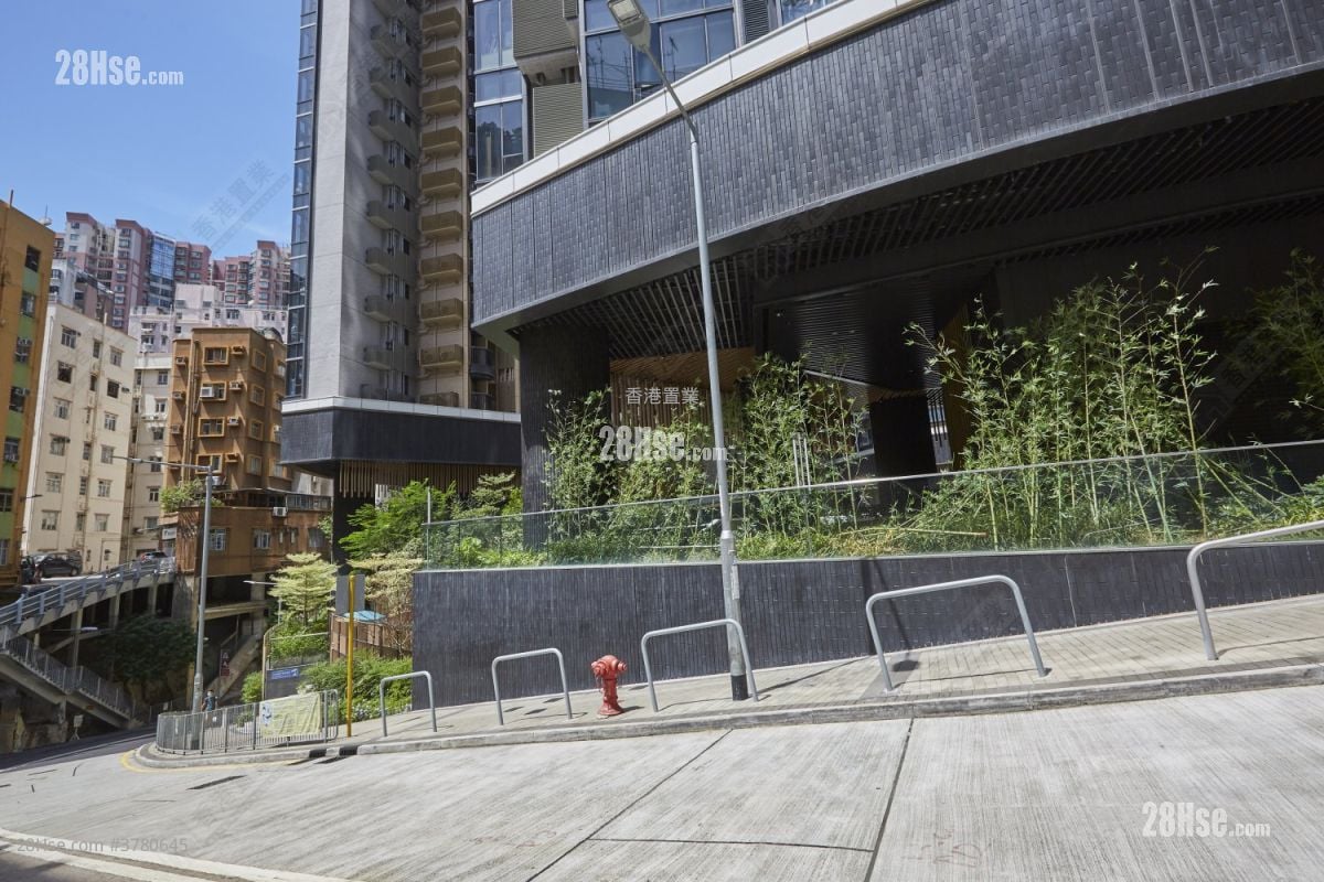 Fleur Pavilia Sell 3 Bedrooms , 3 Bathrooms 879 ft²