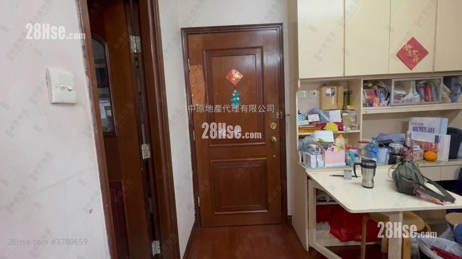 San Po Kong Plaza Sell 2 Bedrooms , 1 Bathroom 461 ft²