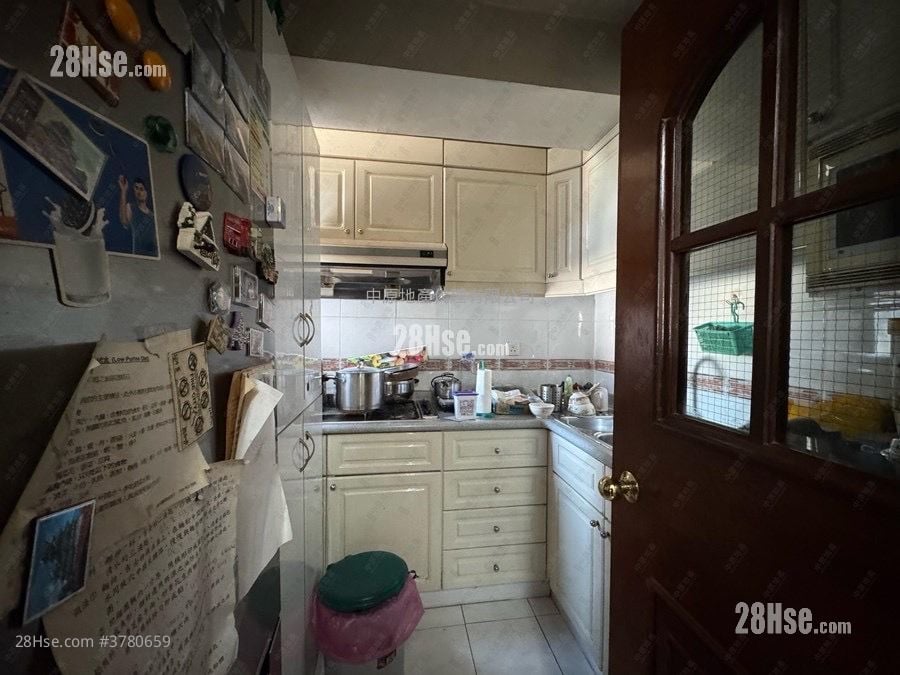 San Po Kong Plaza Sell 2 Bedrooms , 1 Bathroom 461 ft²