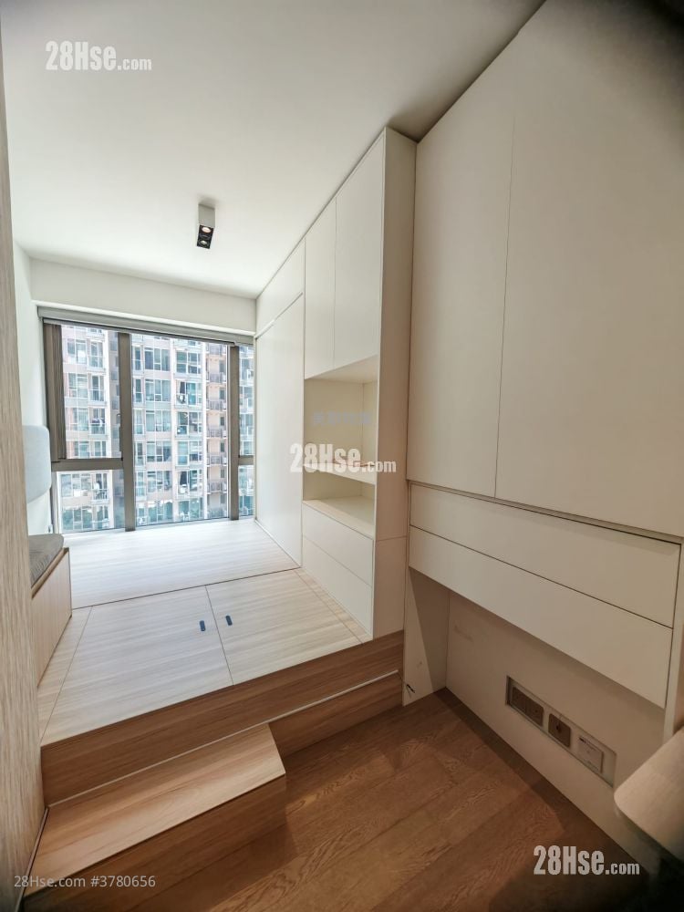 Centra Horizon Rental Studio , 1 Bathroom 251 ft²