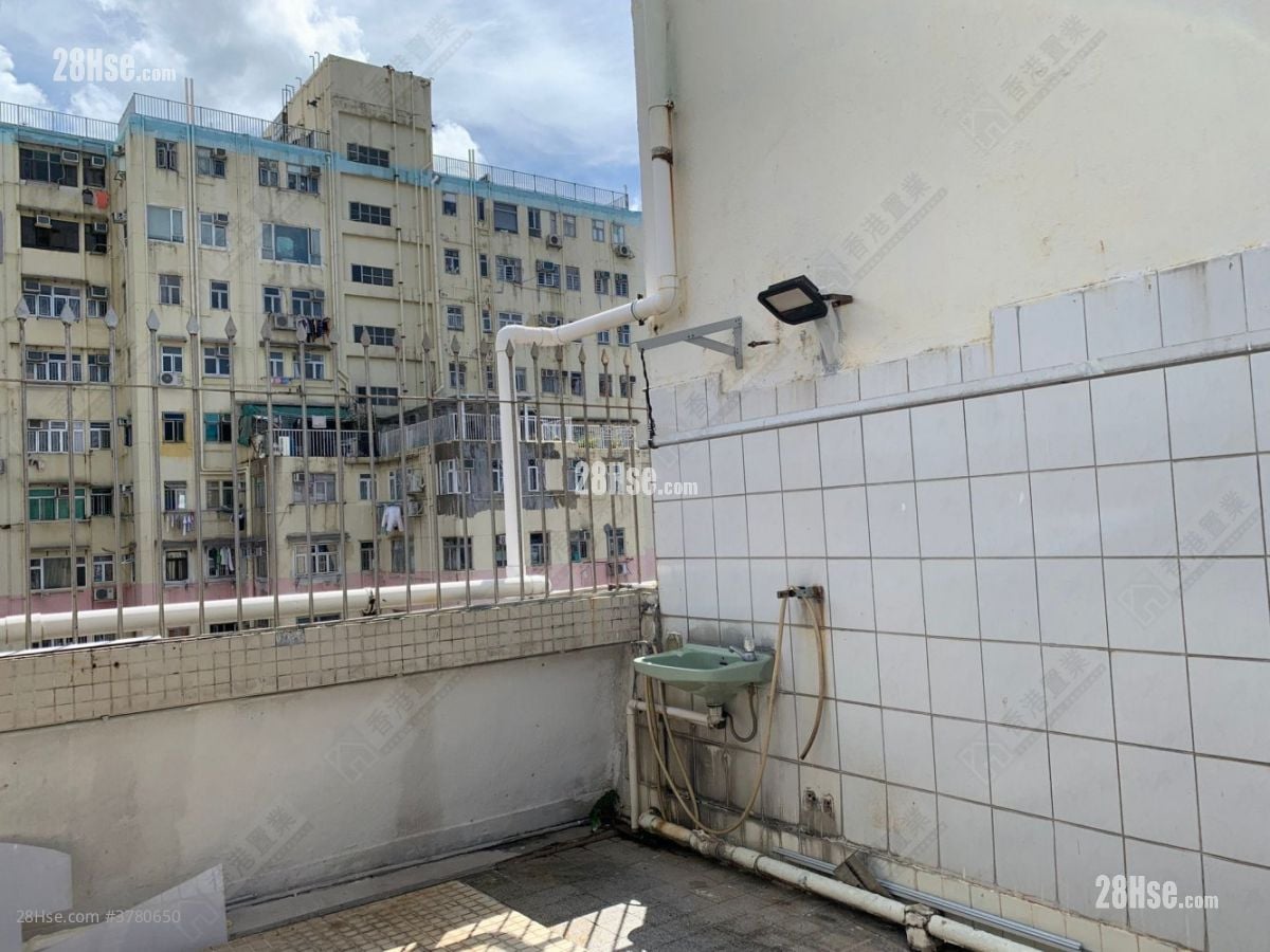 万宝大厦 售盘 2 房 , 3 浴室 685 平方尺