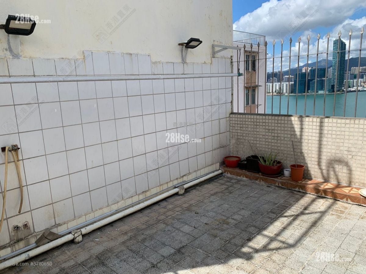 万宝大厦 售盘 2 房 , 3 浴室 685 平方尺