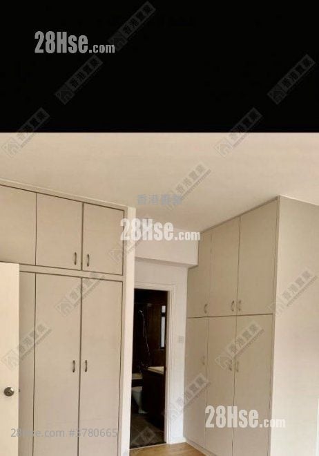 Beverly Hill Sell 4 Bedrooms , 3 Bathrooms 1,346 ft²