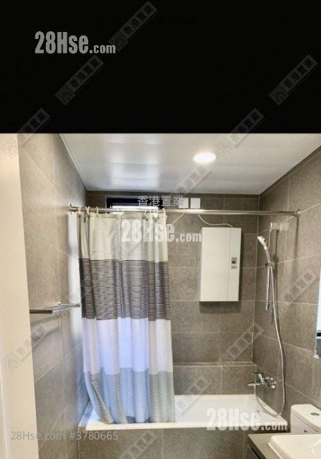 Beverly Hill Sell 4 Bedrooms , 3 Bathrooms 1,346 ft²