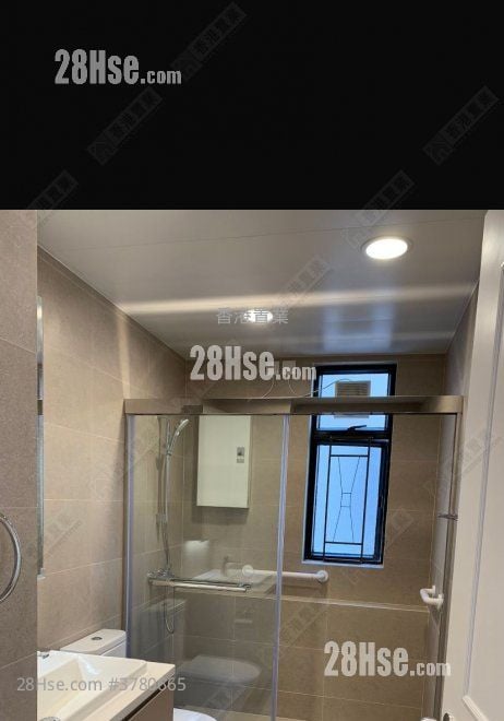 Beverly Hill Sell 4 Bedrooms , 3 Bathrooms 1,346 ft²