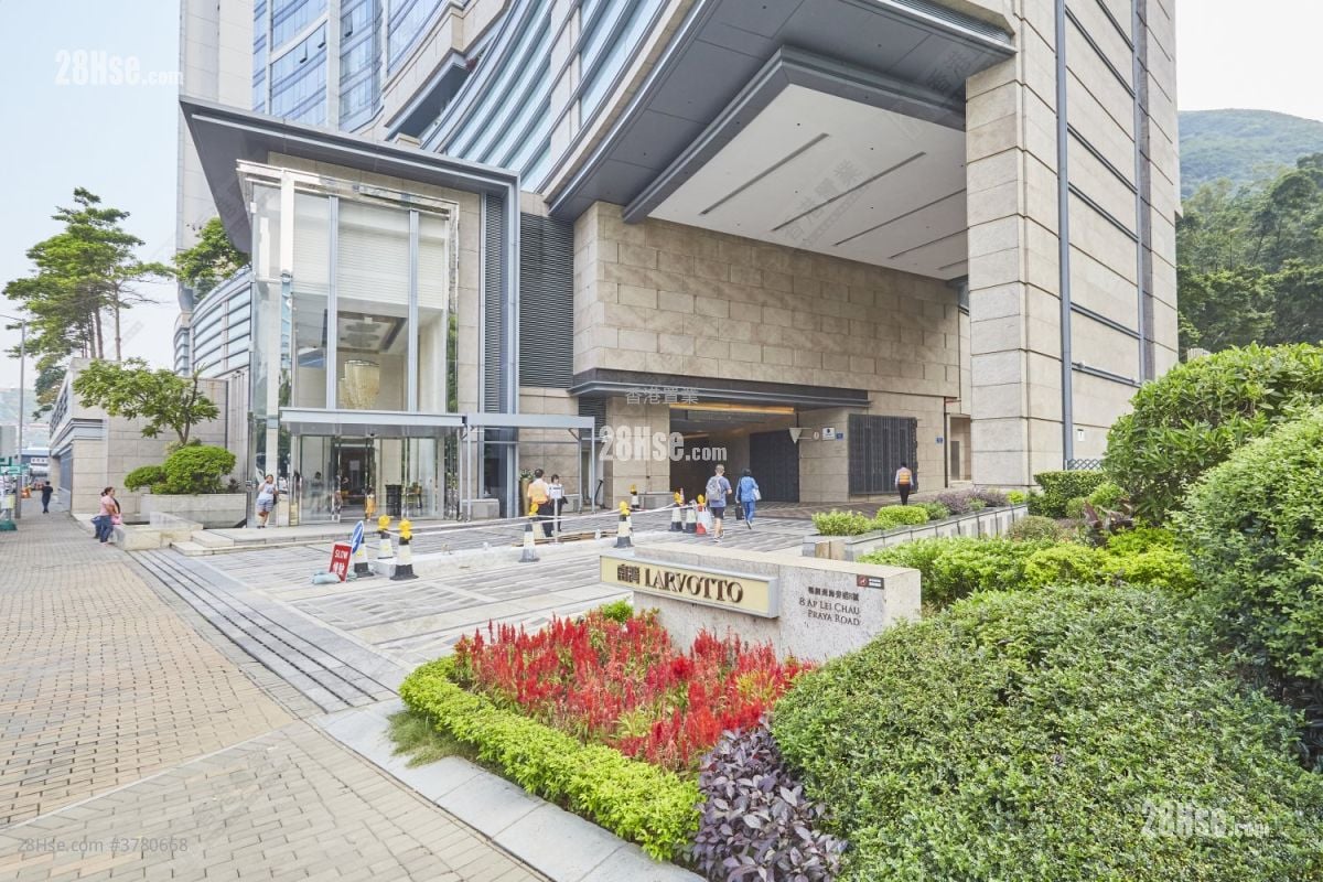 南湾 售盘 2 房 , 2 浴室 596 平方尺