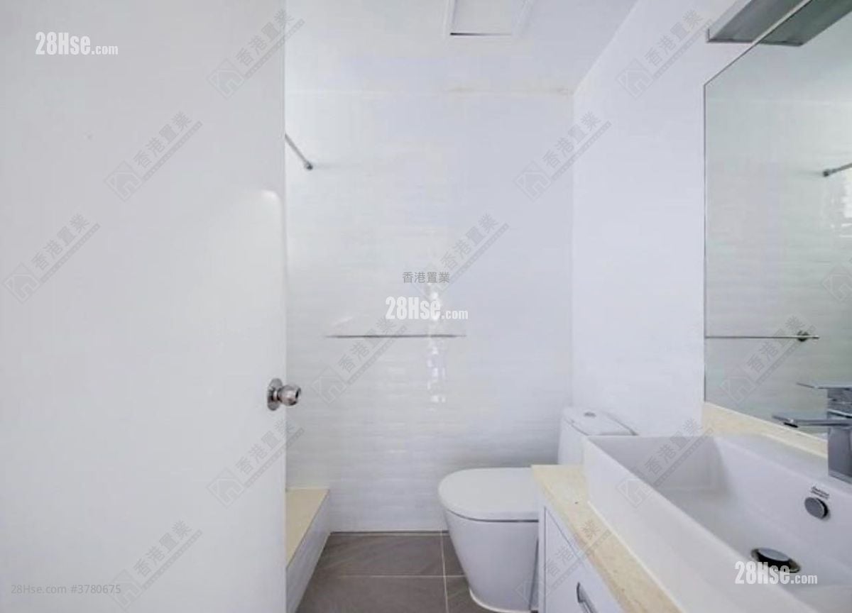 Stanley Knoll Rental 3 Bedrooms , 4 Bathrooms 2,351 ft²