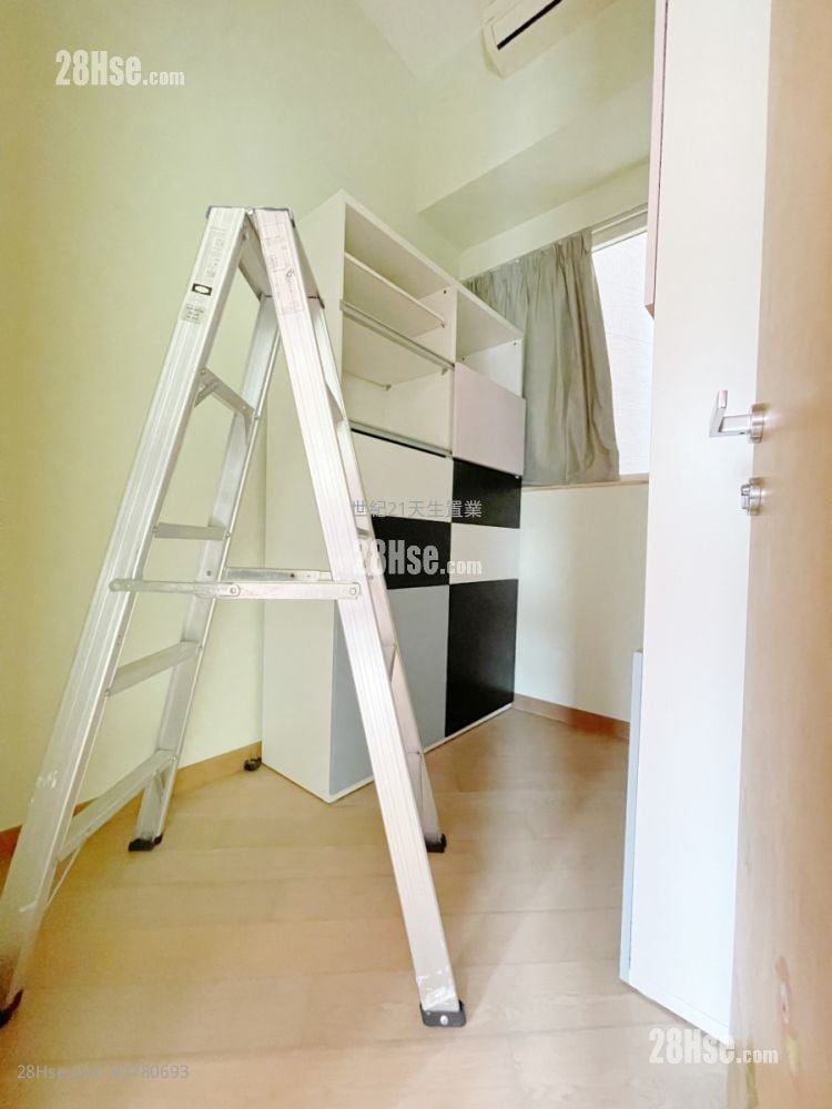 Avignon Sell 3 Bedrooms , 2 Bathrooms 698 ft²