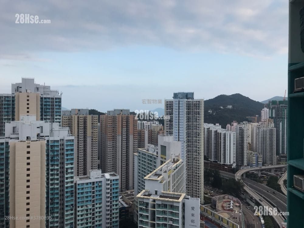 Tung Tao Court Sell 3 Bedrooms , 2 Bathrooms 666 ft²