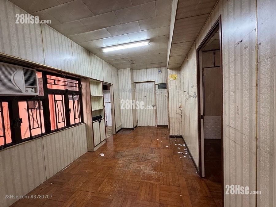 Shung Ling Building Sell 3 Bedrooms , 1 Bathroom 403 ft²