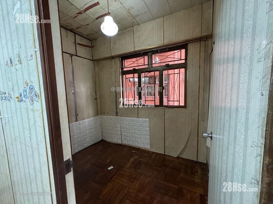 Shung Ling Building Sell 3 Bedrooms , 1 Bathroom 403 ft²