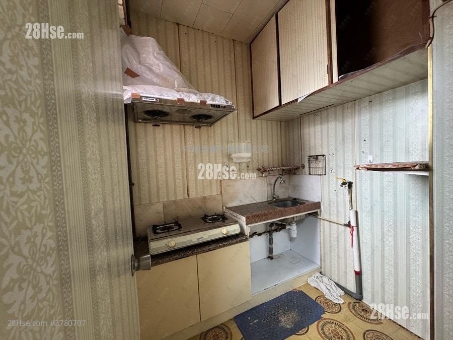 Shung Ling Building Sell 3 Bedrooms , 1 Bathroom 403 ft²