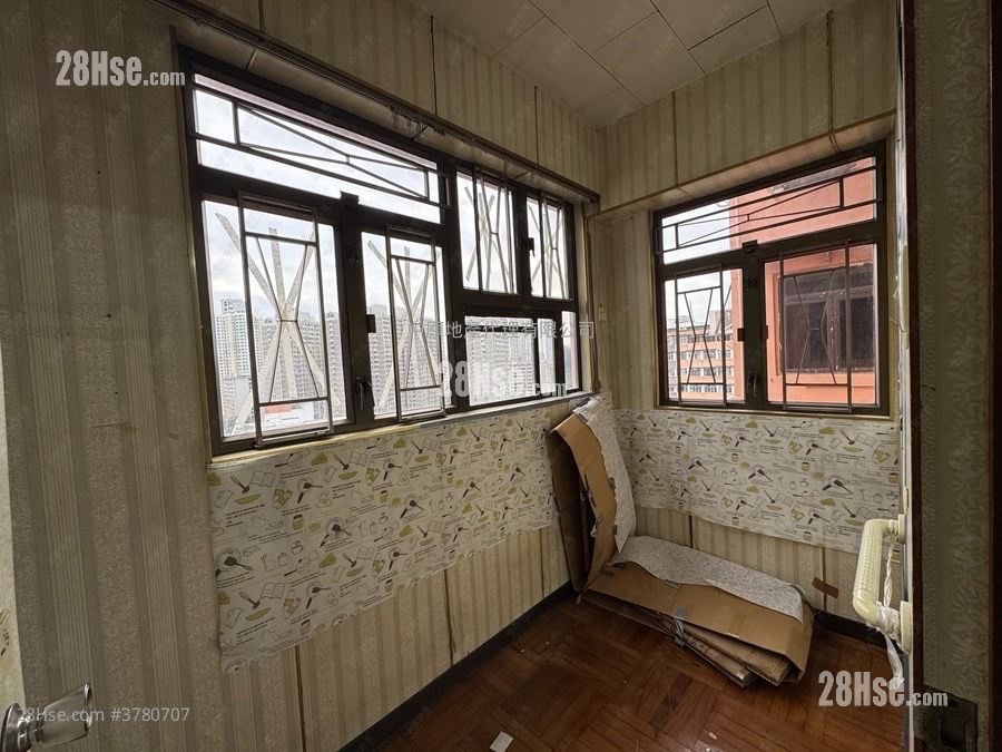 Shung Ling Building Sell 3 Bedrooms , 1 Bathroom 403 ft²