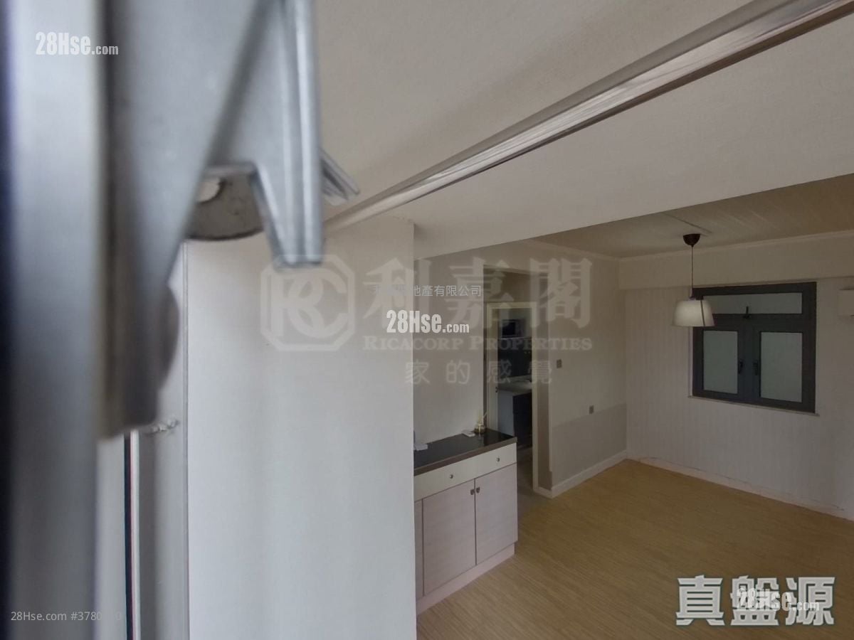 Tsuen King Garden Rental 3 Bedrooms , 1 Bathroom 551 ft²