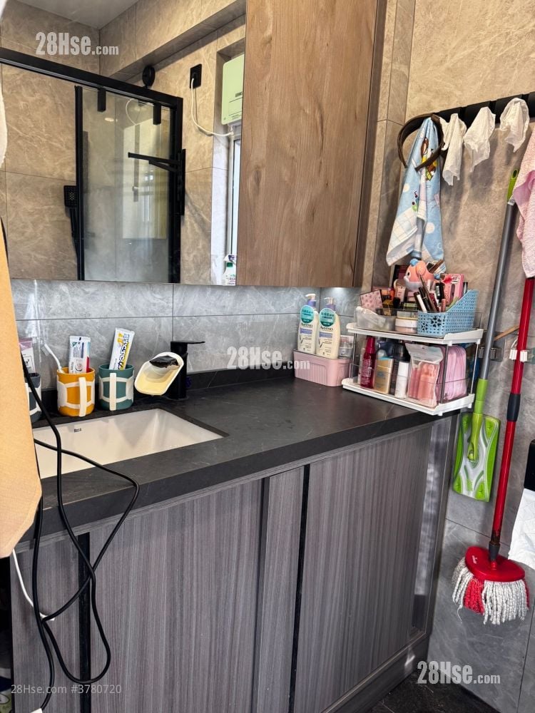 Tuen Mun Town Plaza Sell 2 Bedrooms 356 ft²