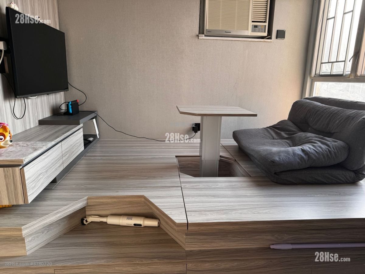 Tuen Mun Town Plaza Sell 2 Bedrooms 356 ft²