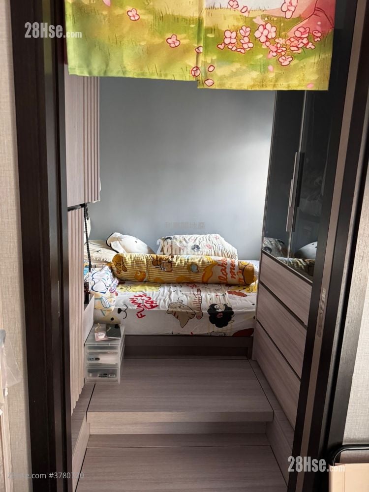 Tuen Mun Town Plaza Sell 2 Bedrooms 356 ft²