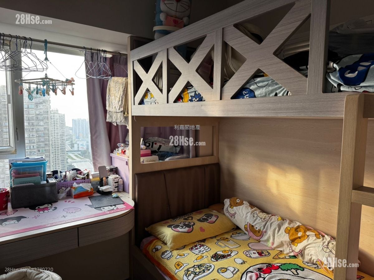 Tuen Mun Town Plaza Sell 2 Bedrooms 356 ft²