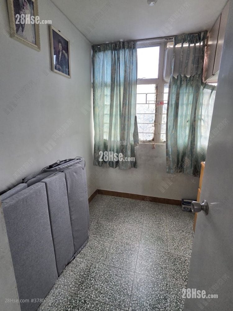 May Shing Court Sell