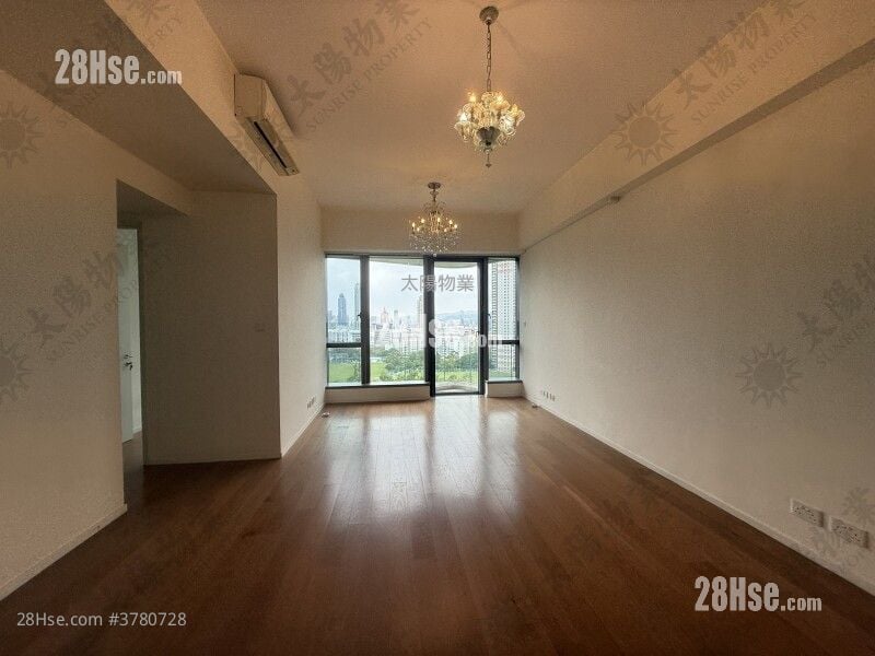 Homantin Hillside Rental 3 Bedrooms 960 ft²