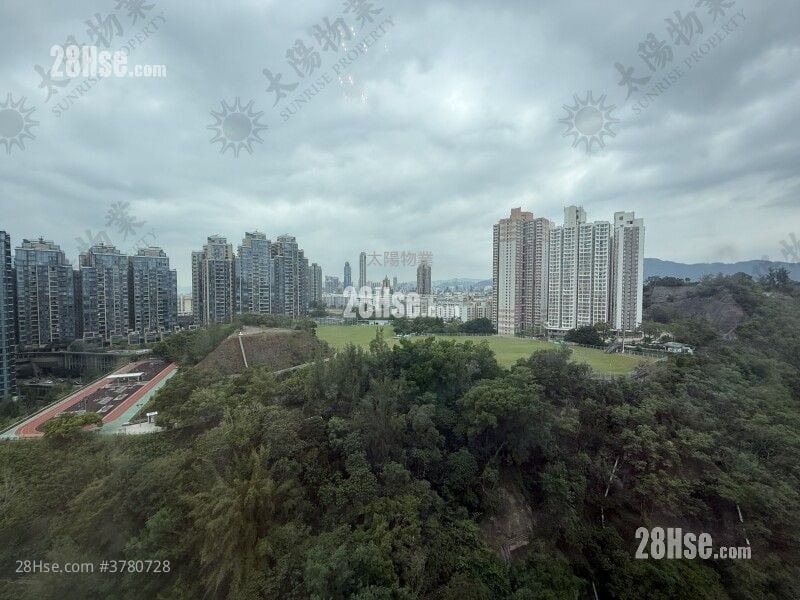 Homantin Hillside Rental 3 Bedrooms 960 ft²