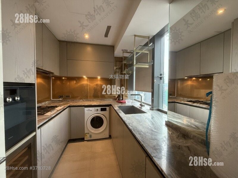 Homantin Hillside Rental 3 Bedrooms 960 ft²